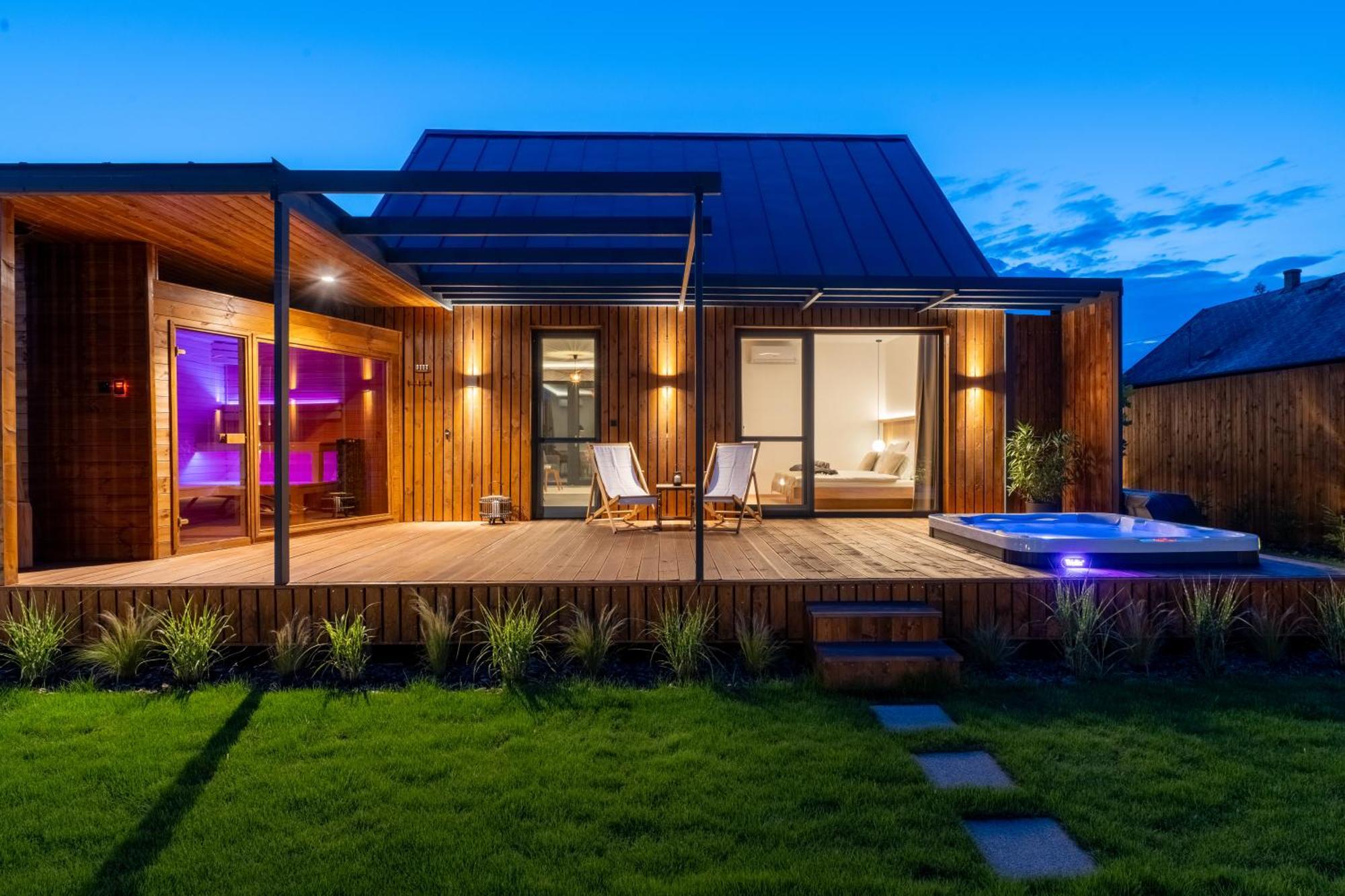 Natur Lodge Tiszafuered Hébergement de vacances